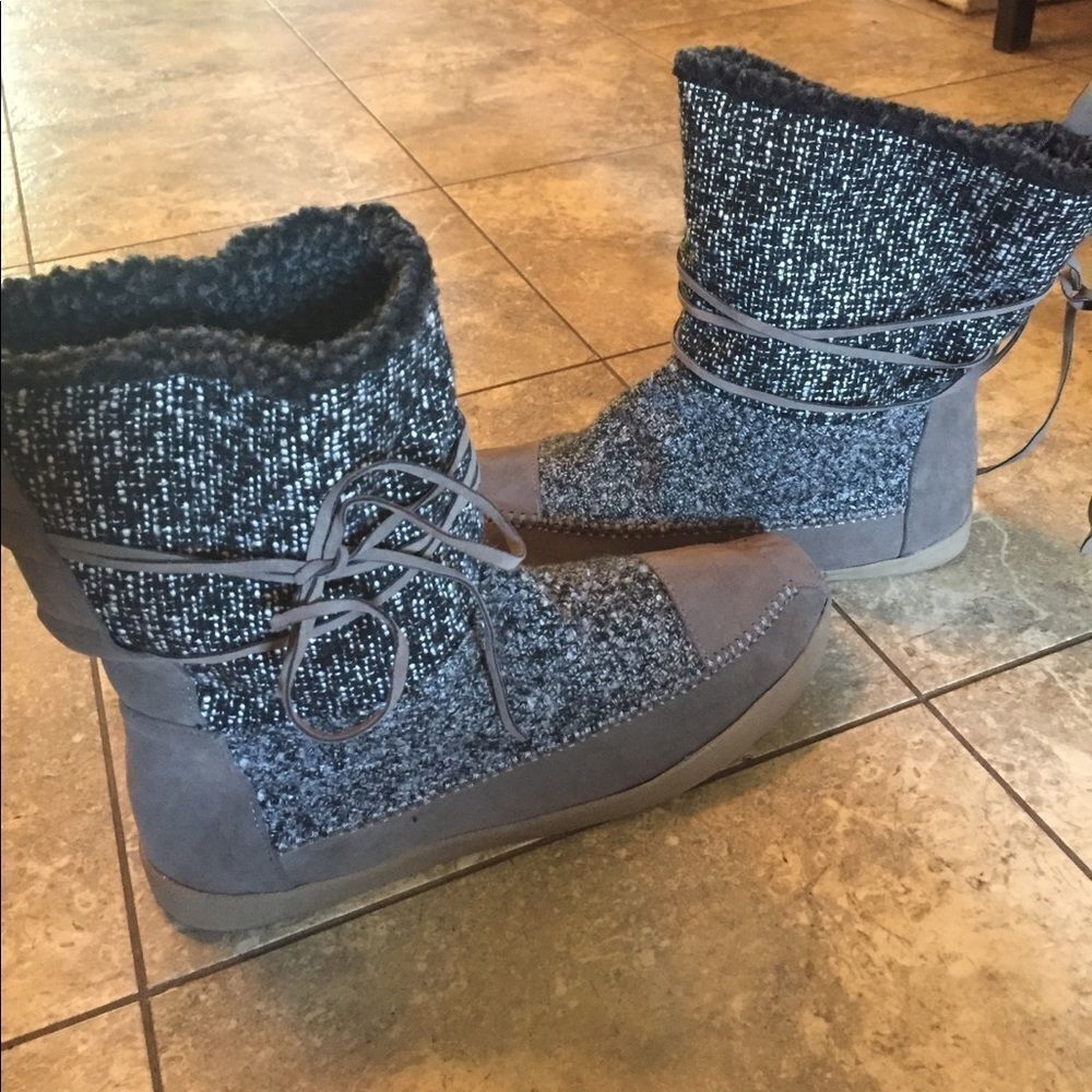 Madden Girl grey tweed boots sz 10